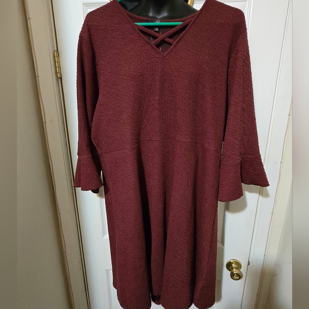 NWT Suzzane Betro 3/4 Bell Sleeve Dress Size 3X